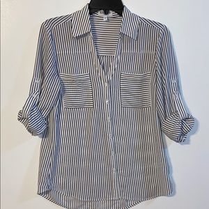 🚨5/$25🚨 Express top size small petite